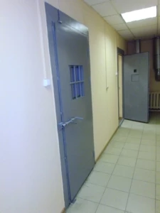 Двери в камеры административного заключения (КАЗ)